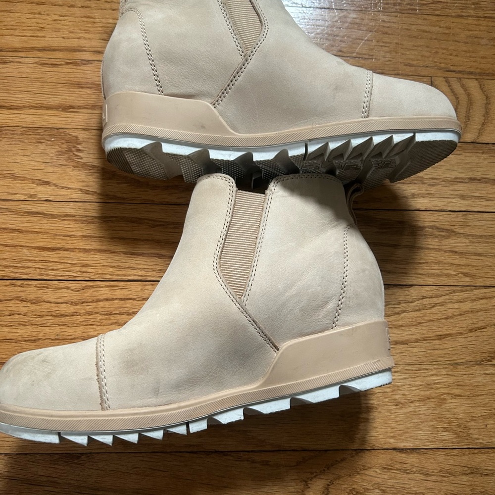 Sorel wedge booties Sand Waterproof Leather chelsea evie size 6.5